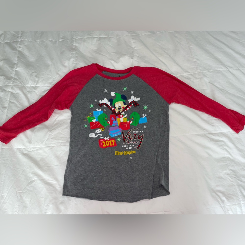 Mickey’s Very Mery Christmas Party Raglan Shirt 2017 Passholder